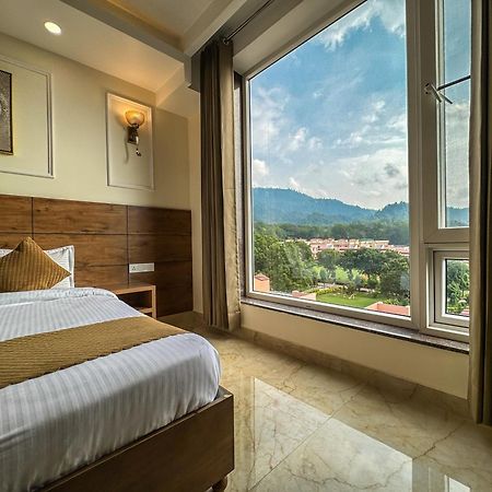 רישיקש Hotel Nirvana Bliss, Behind Parmarth Niketan מראה חיצוני תמונה