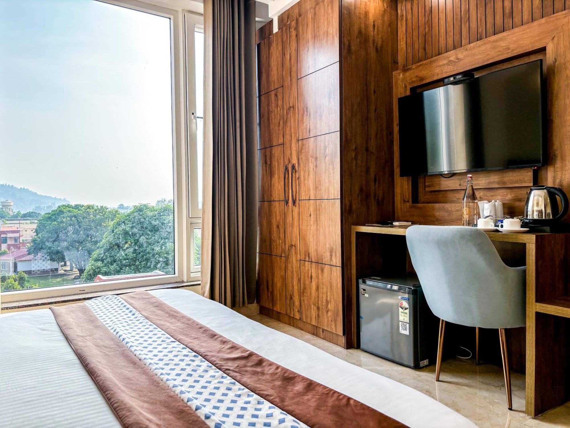 רישיקש Hotel Nirvana Bliss, Behind Parmarth Niketan מראה חיצוני תמונה