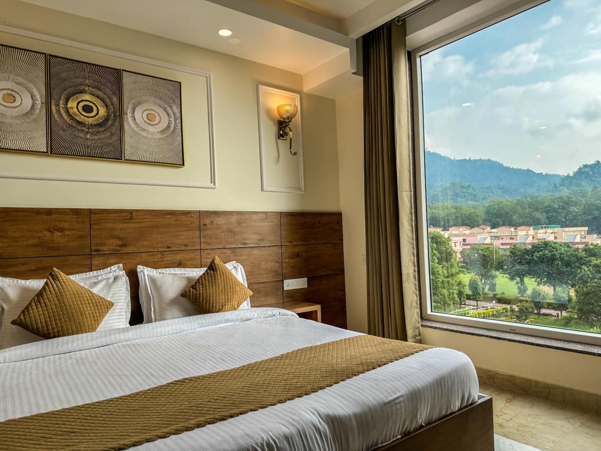 רישיקש Hotel Nirvana Bliss, Behind Parmarth Niketan מראה חיצוני תמונה