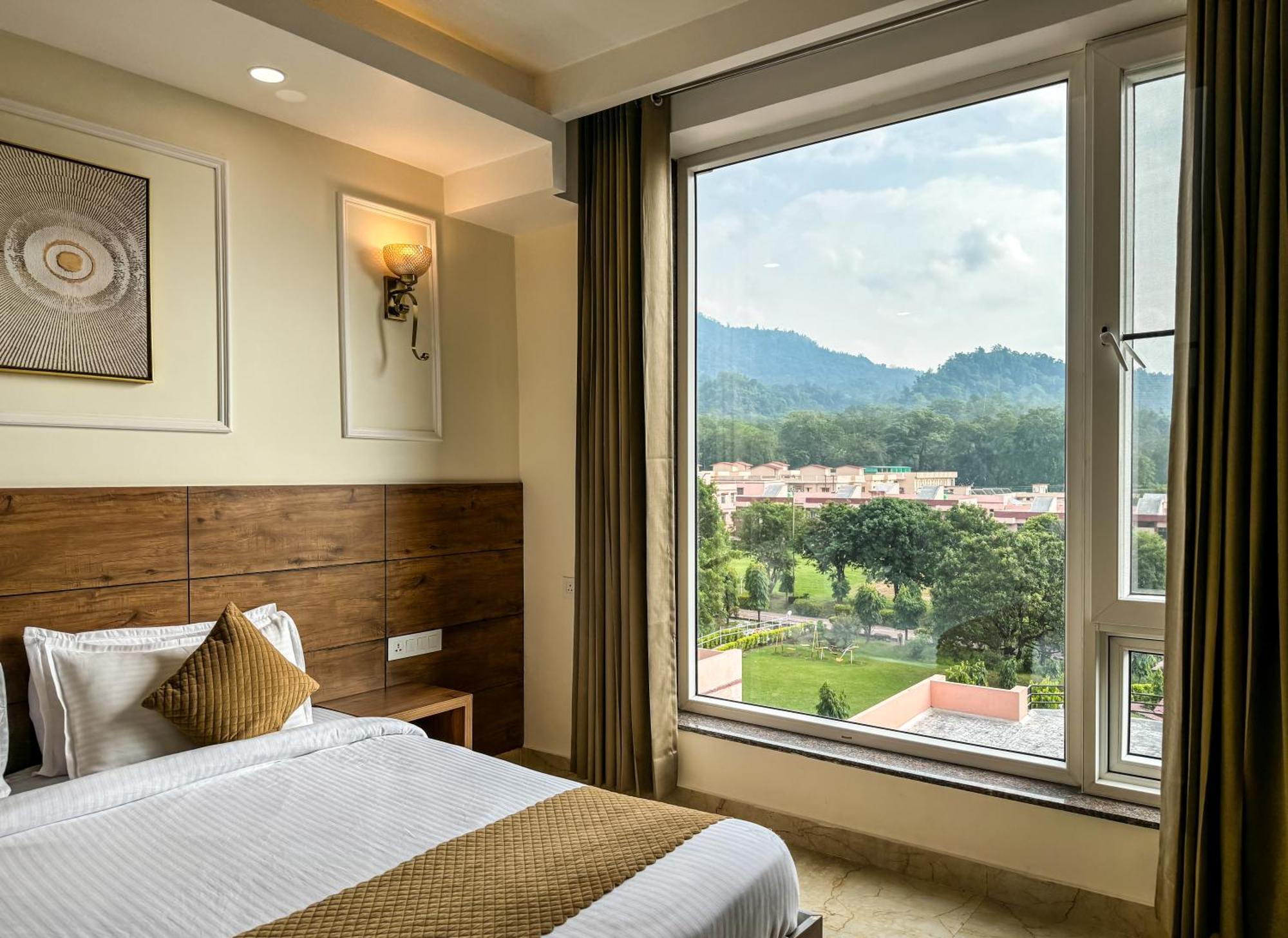 רישיקש Hotel Nirvana Bliss, Behind Parmarth Niketan מראה חיצוני תמונה